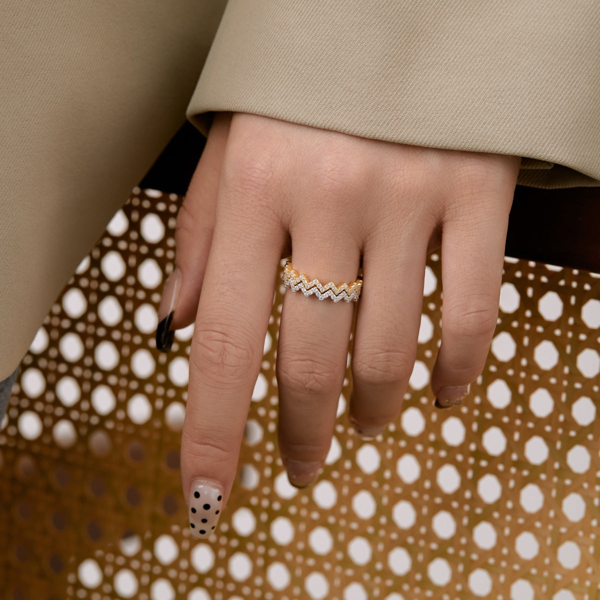 [Limara]Delicate Enchanting Wave Shape Daily Ring