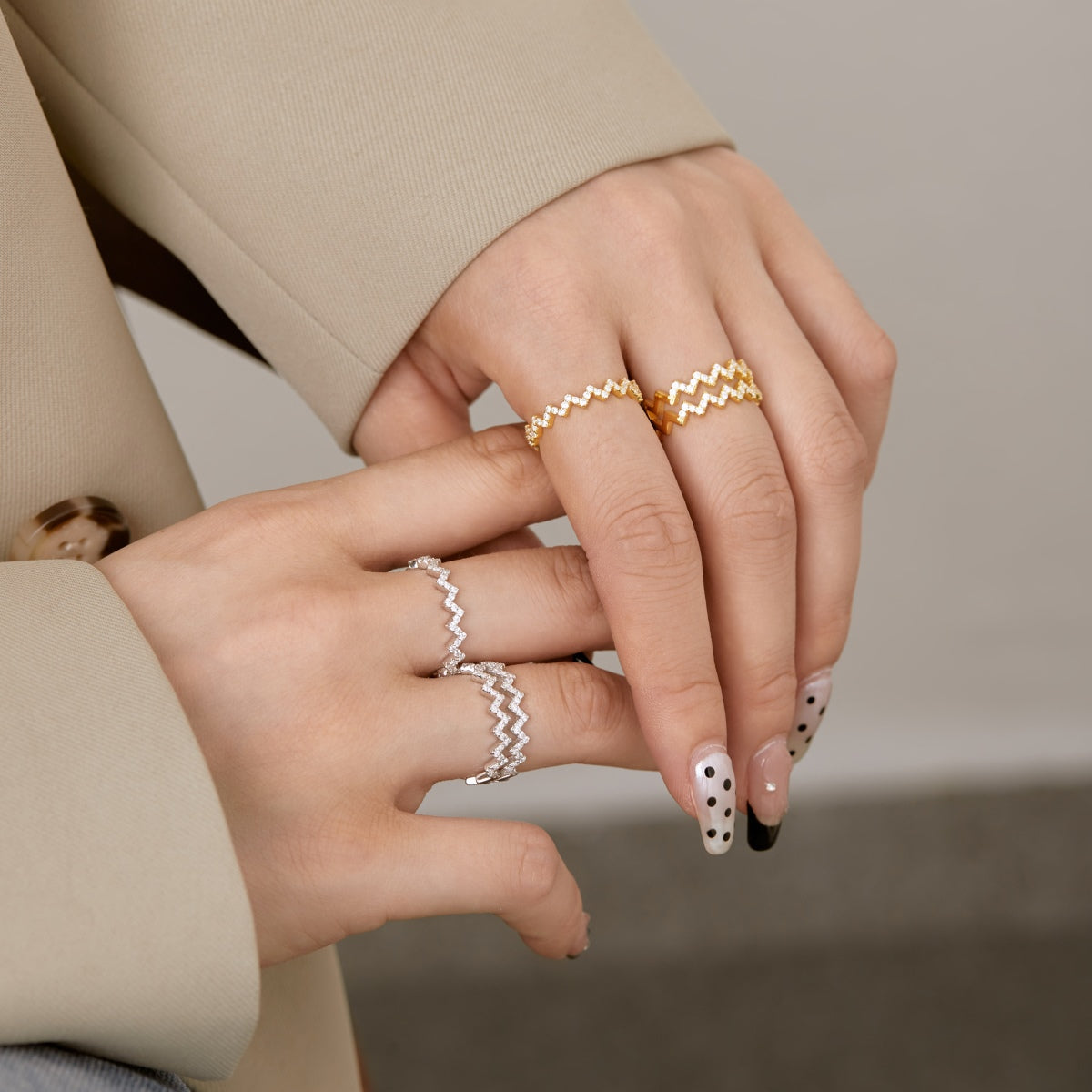 [Limara]Delicate Enchanting Wave Shape Daily Ring