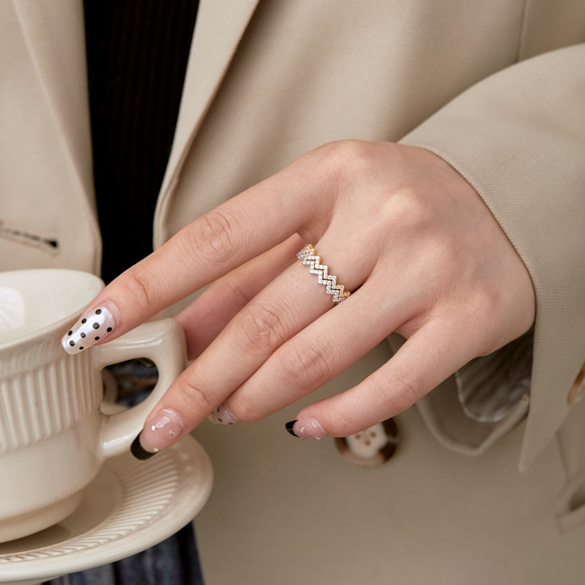 [Limara]Delicate Enchanting Wave Shape Daily Ring