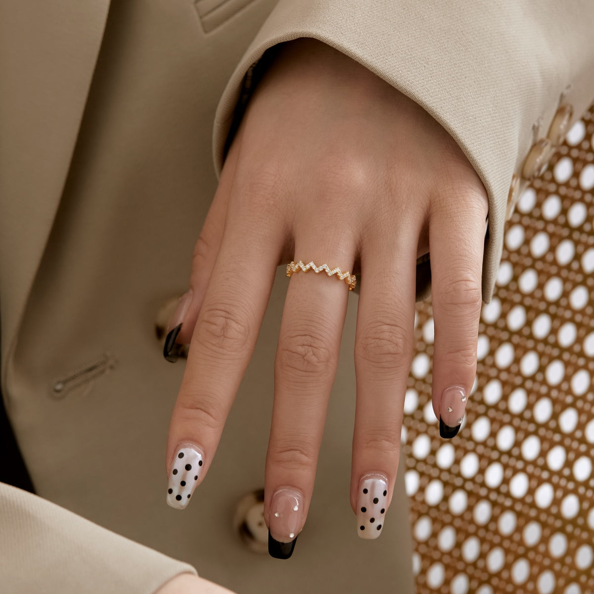 [Limara]Delicate Enchanting Wave Shape Daily Ring