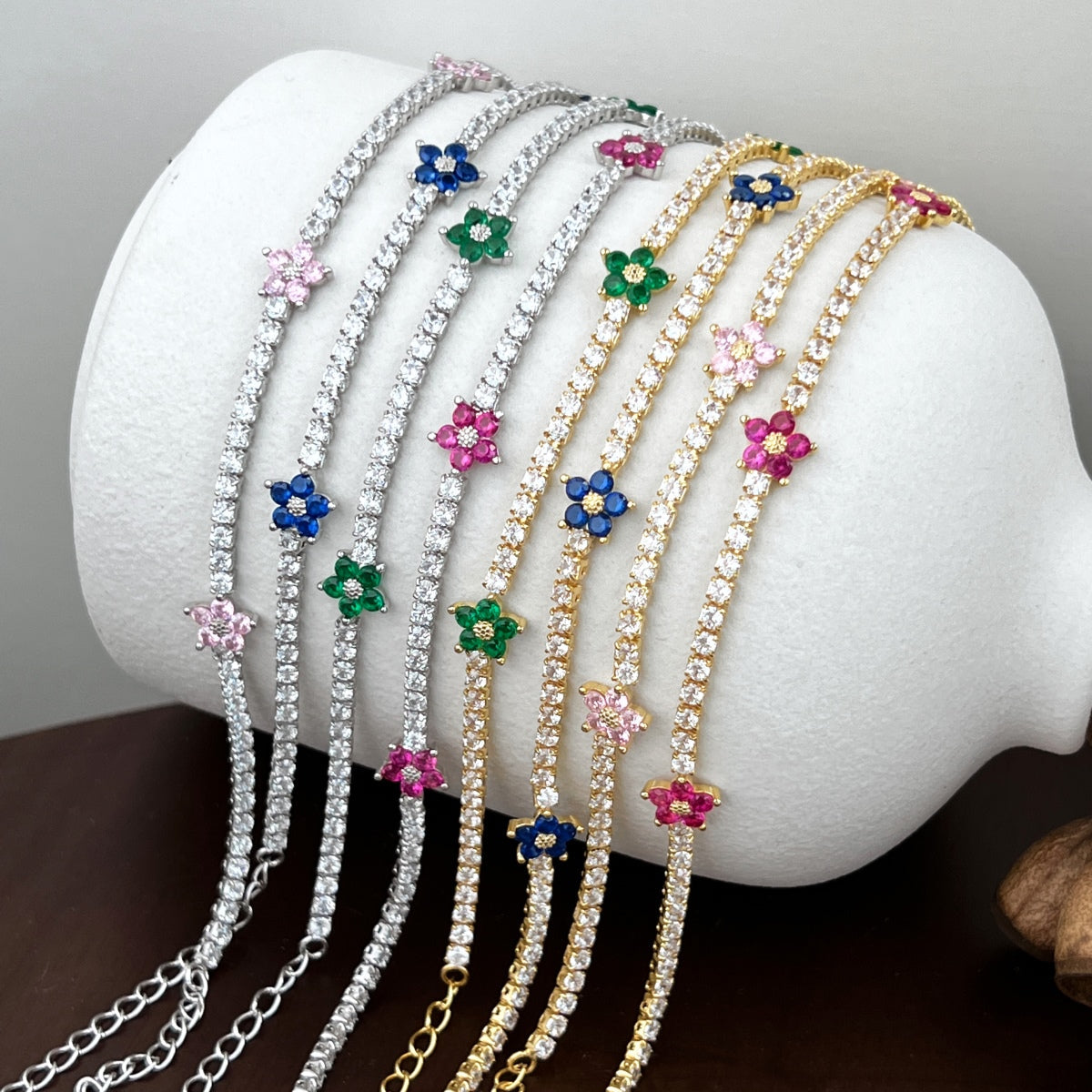 [Limara]Sparkling Flower Shape Tennis Bracelet