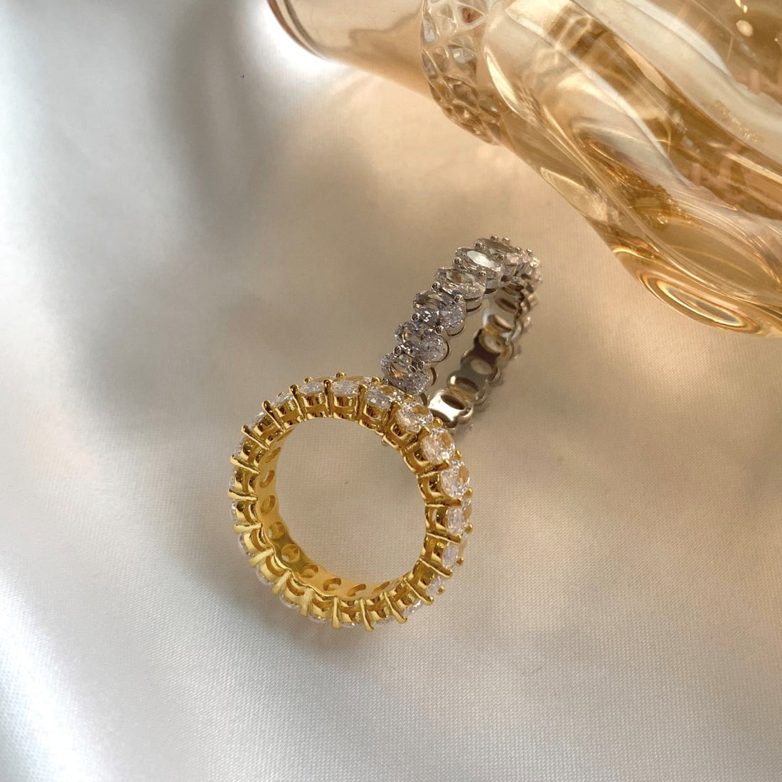 [Limara]Ornate Oval Cut Tennis Ring