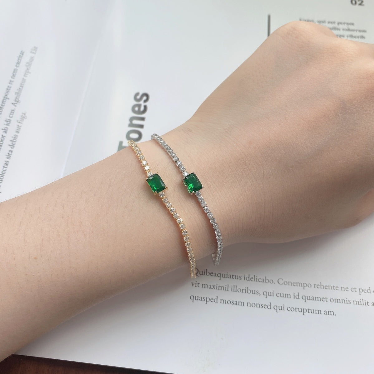[Limara]1.0 Carat Unique Emerald Cut Banquet Bracelet