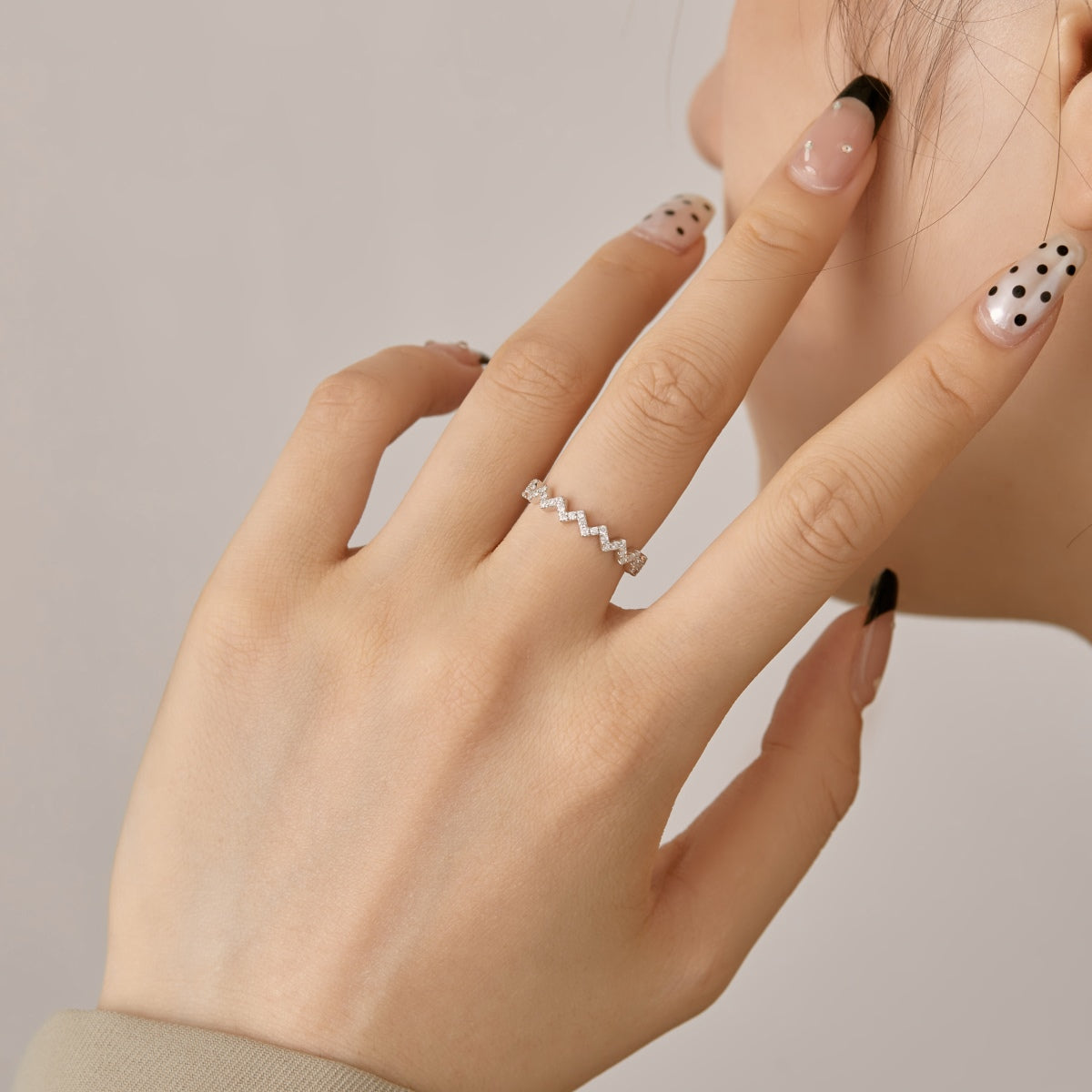 [Limara]Delicate Enchanting Wave Shape Daily Ring