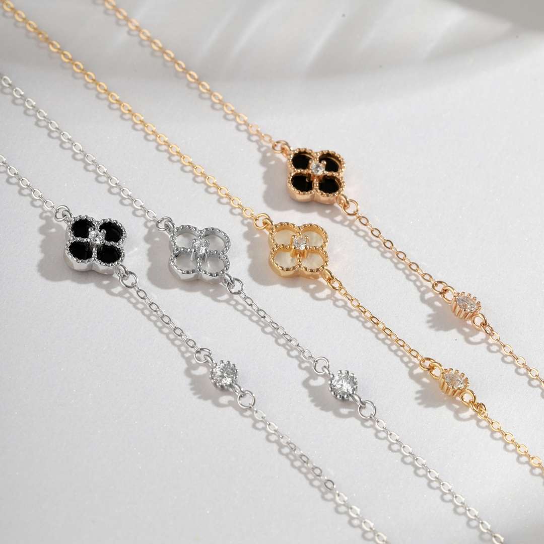 [Limara]Delicate Four Leaf Clover Bracelet