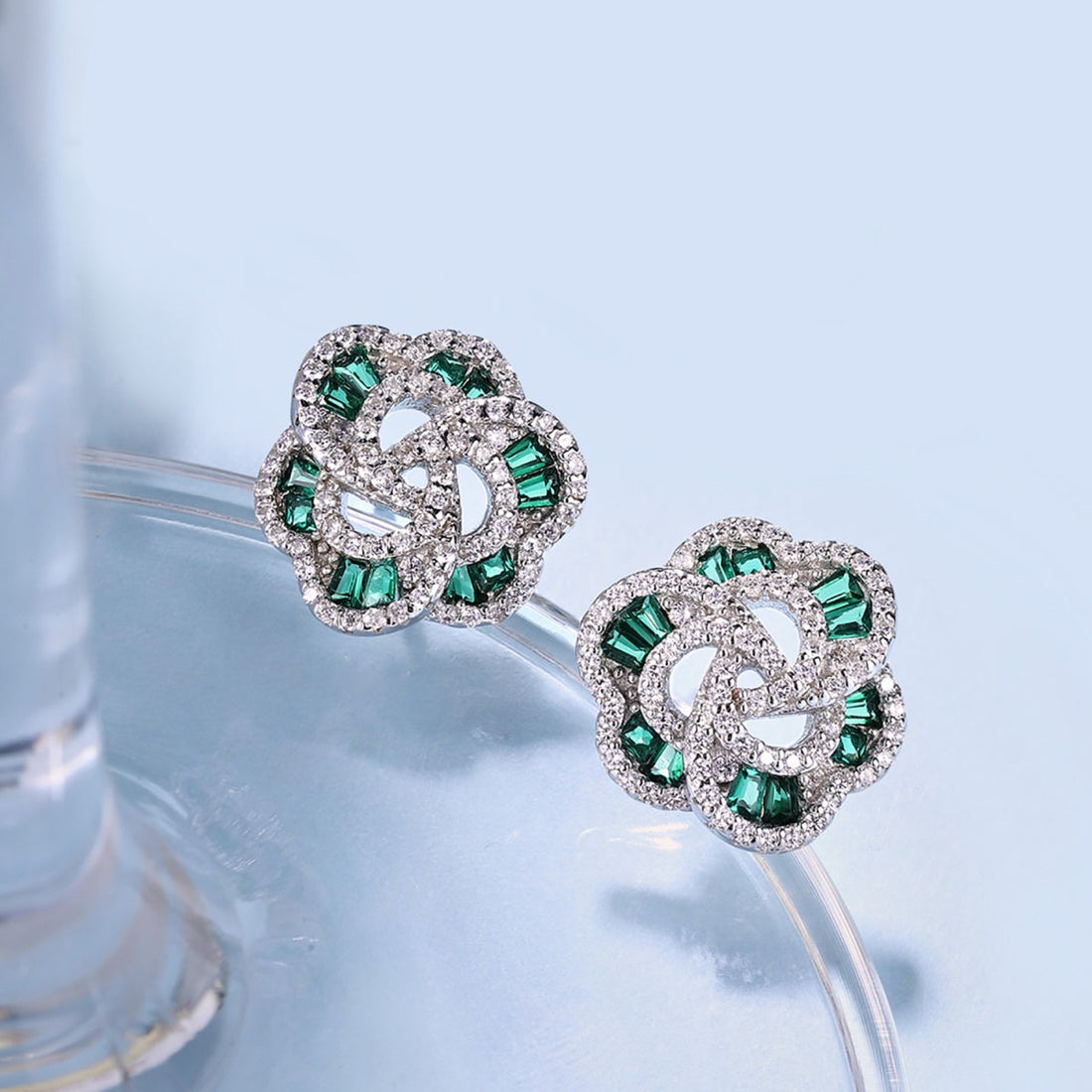 [Limara]Exquisite Flower Shape Daily Earrings