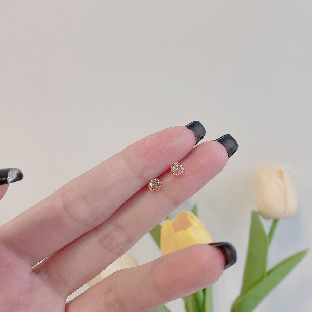 [Limara]Sparkling Colorful Round Shape Earrings