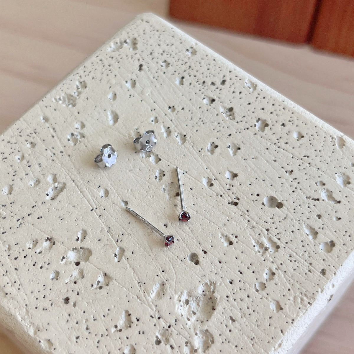 [Limara]Delicate Solitaire Earrings
