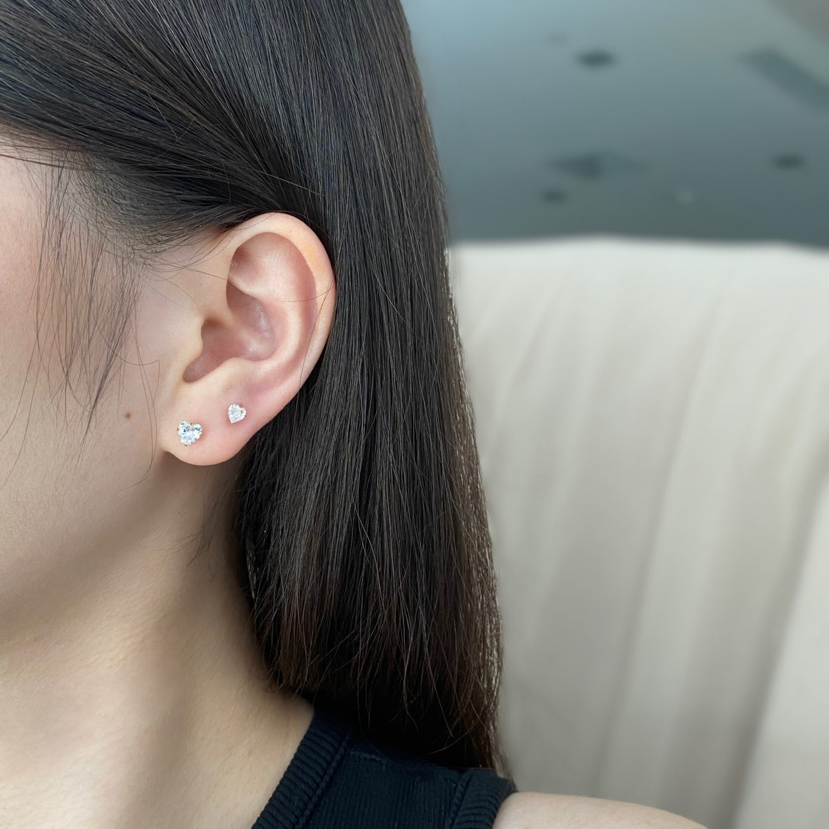 [Limara]Sparkling Heart Shaped Simple Earrings