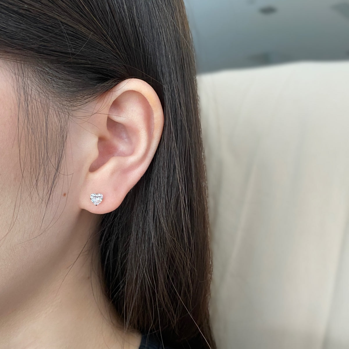 [Limara]Sparkling Heart Shaped Simple Earrings