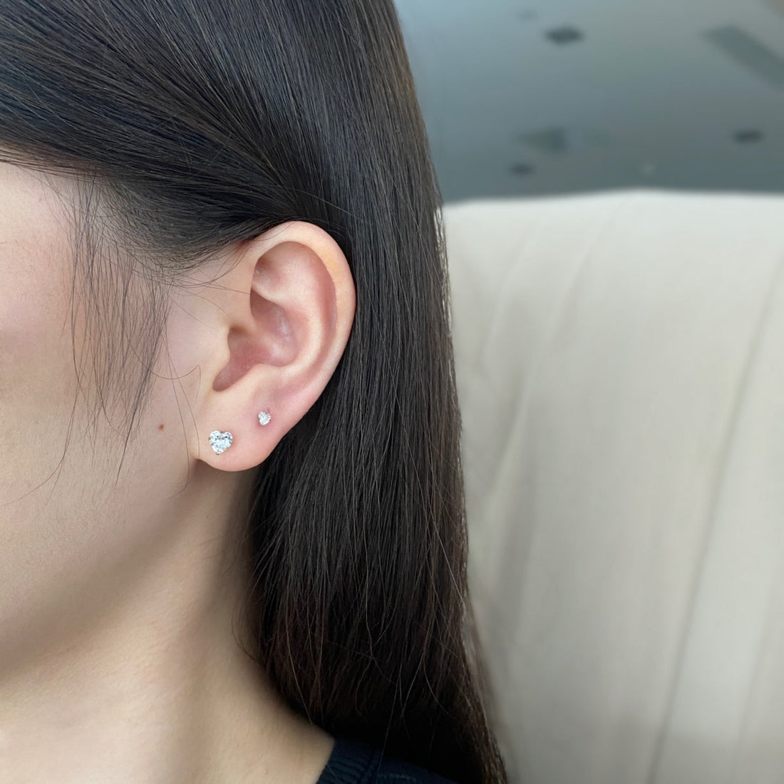 [Limara]Sparkling Heart Shaped Simple Earrings