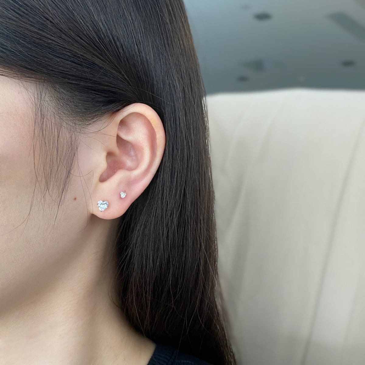 [Limara]Sparkling Heart Shaped Simple Earrings