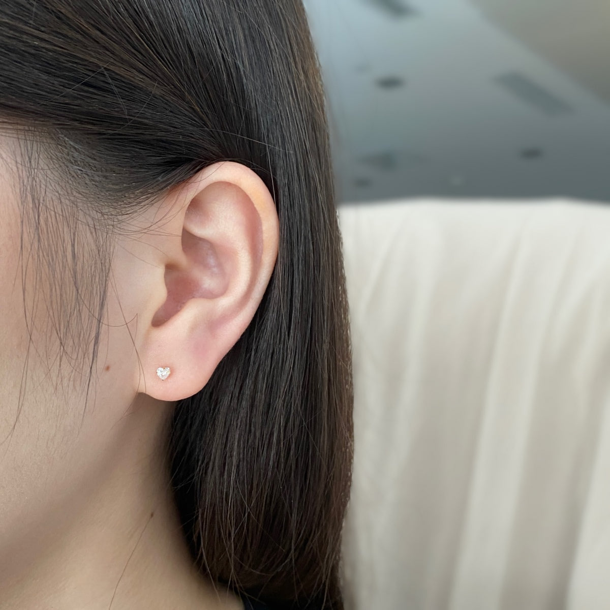 [Limara]Sparkling Heart Shaped Simple Earrings
