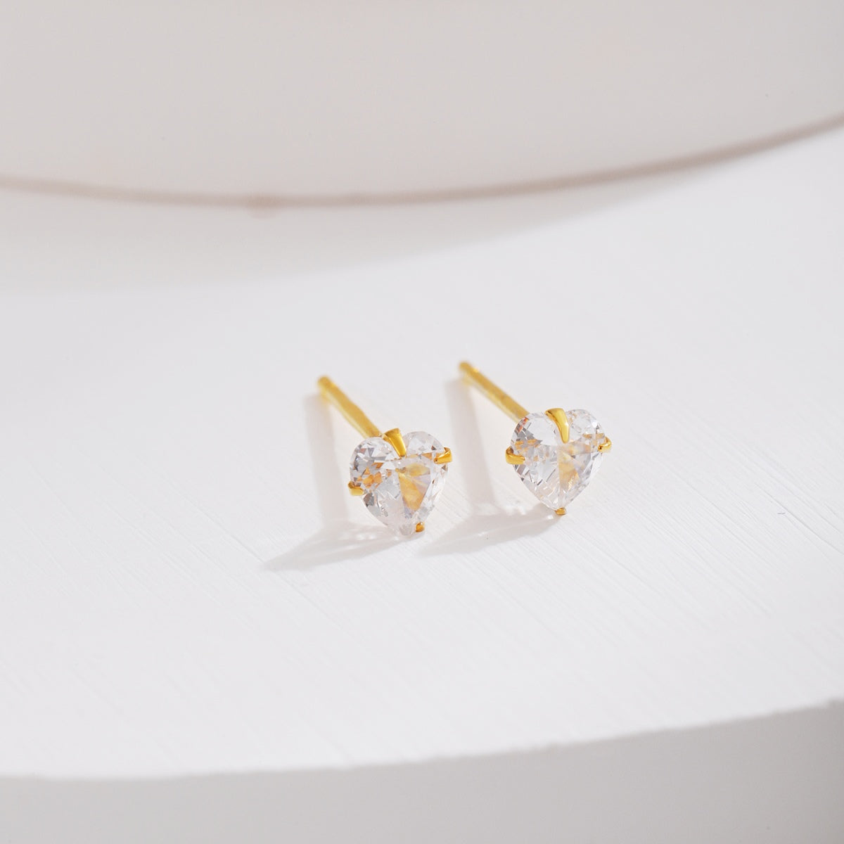 [Limara]Sparkling Heart Shaped Simple Earrings