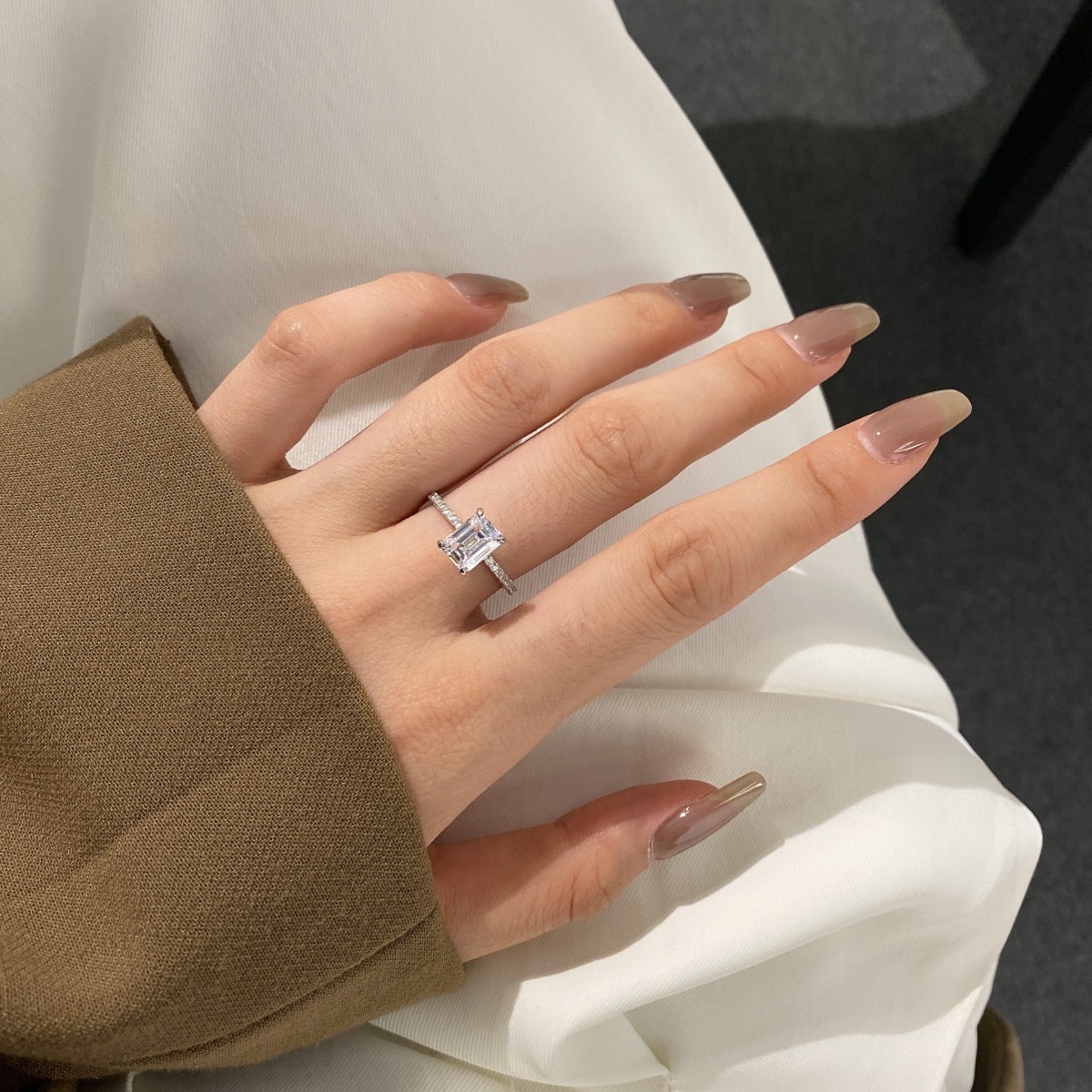 [Limara]2.0 Carat Scintillating Ornate Radiant Cut Party Ring