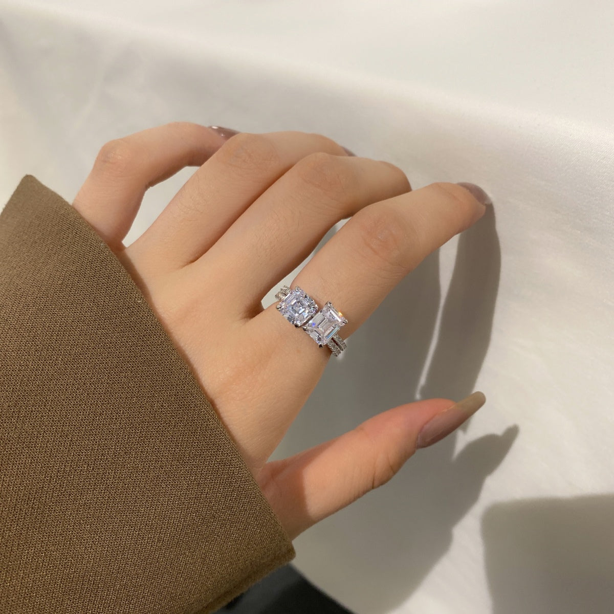 [Limara]2.0 Carat Scintillating Ornate Radiant Cut Party Ring