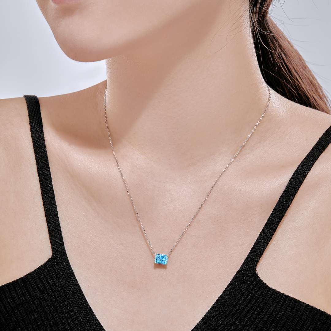 [Limara]Luxurious Square Shape Colorful Necalack