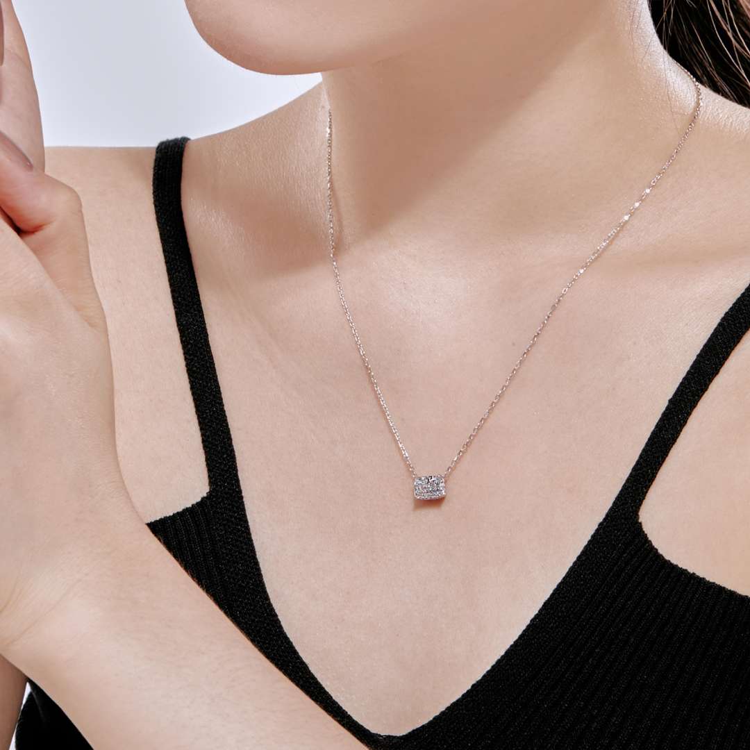 [Limara]Luxurious Square Shape Colorful Necalack