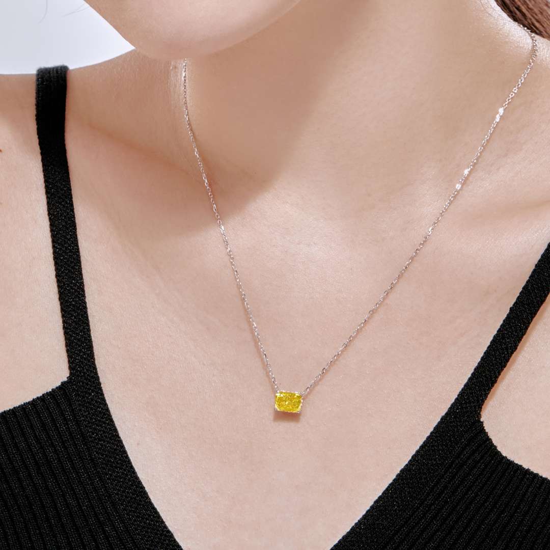[Limara]Luxurious Square Shape Colorful Necalack