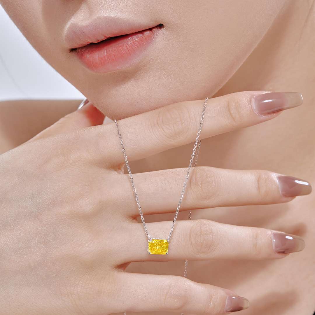 [Limara]Luxurious Square Shape Colorful Necalack