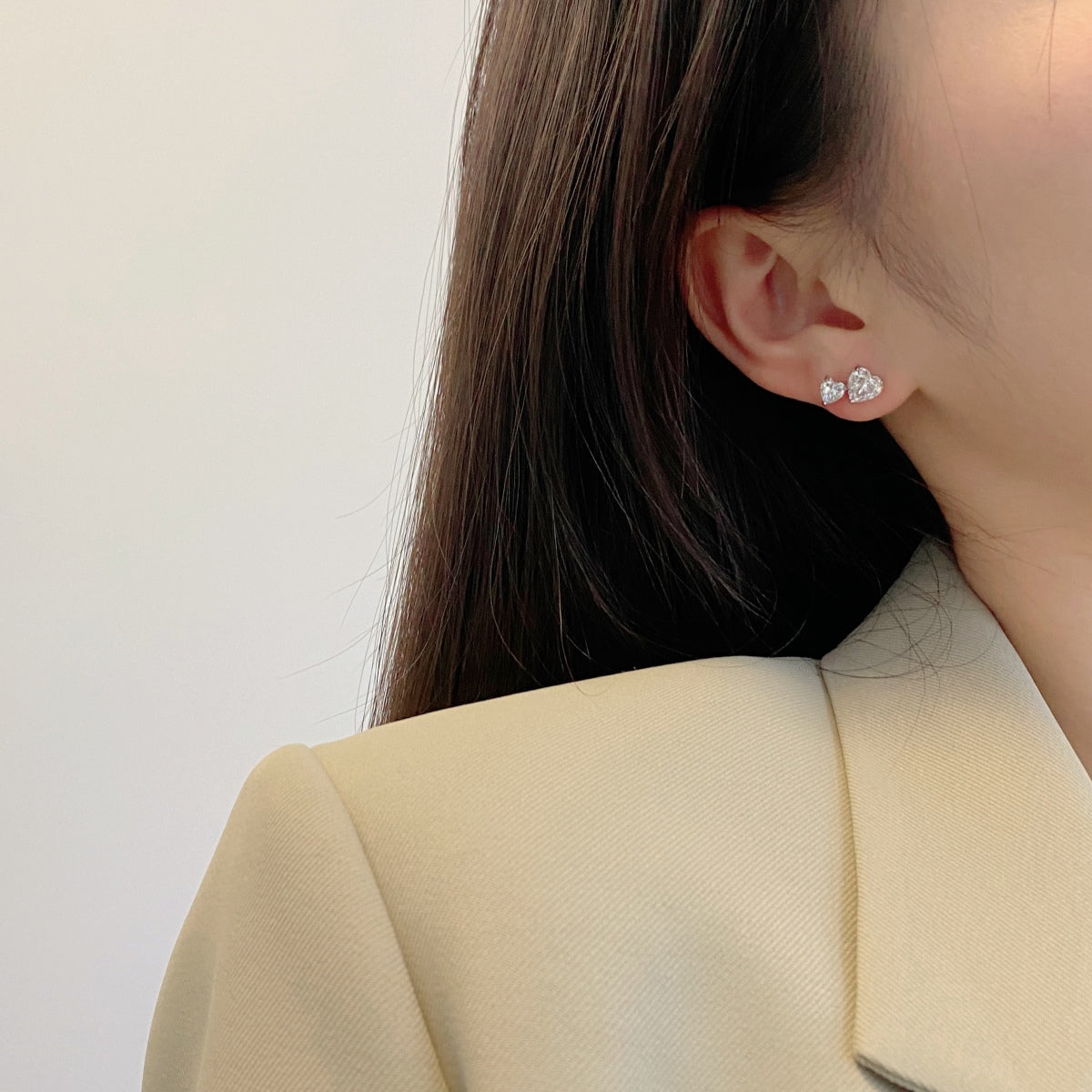 [Limara]Double Heart-Shape Classic Princess Style Earrings