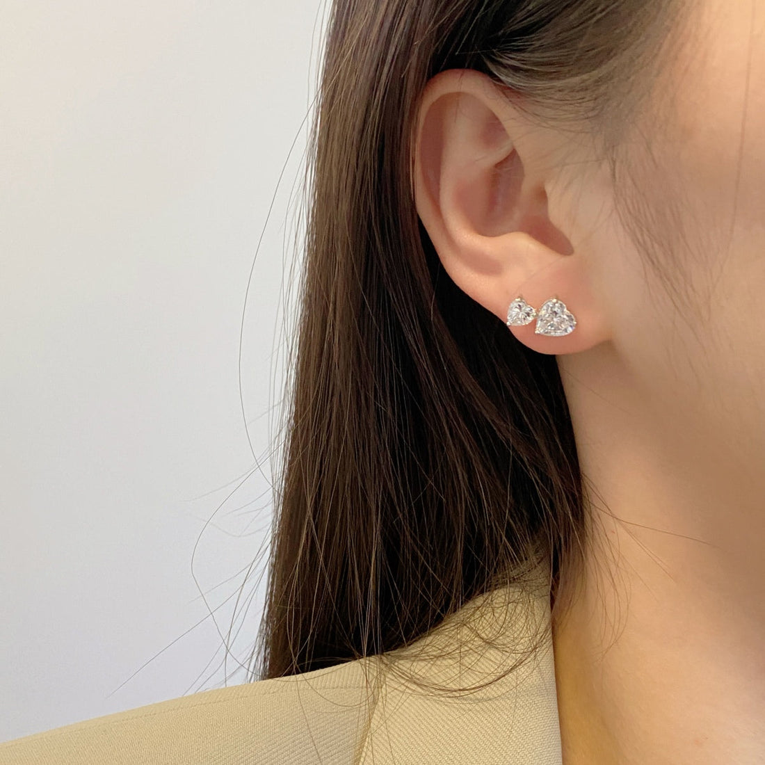 [Limara]Double Heart-Shape Classic Princess Style Earrings