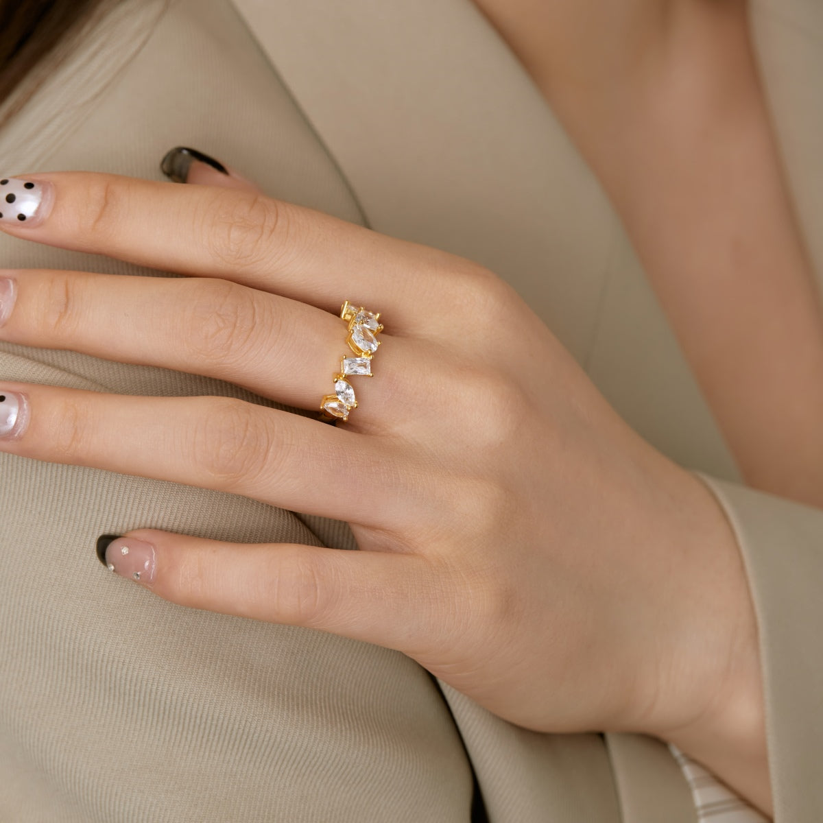[Limara]Delicate Multi Cut Ring