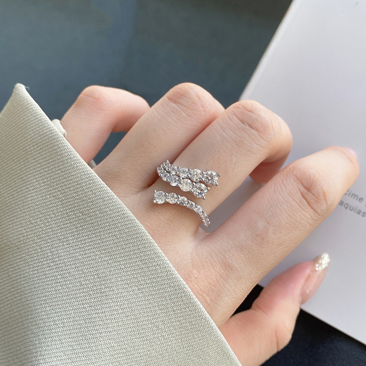 [Limara]Unique Vivid Snake Shape Daily Ring