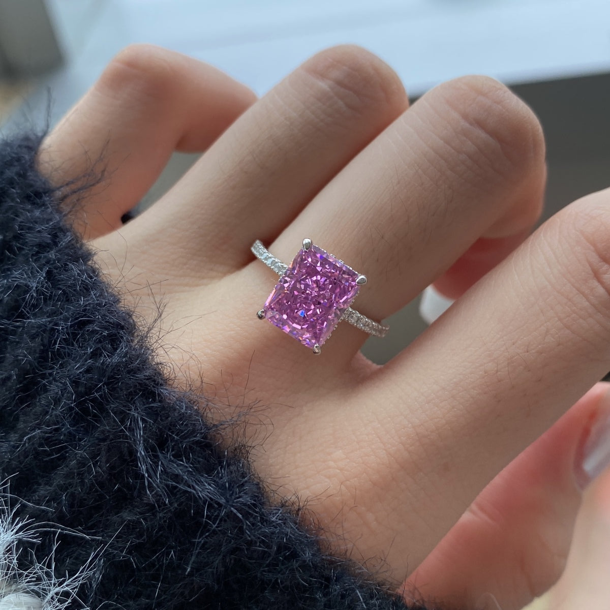 [Limara]4.0 Carat Luxurious Engagement Ring