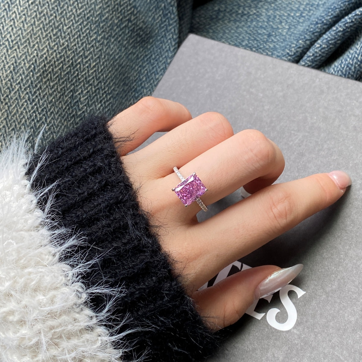 [Limara]4.0 Carat Luxurious Engagement Ring