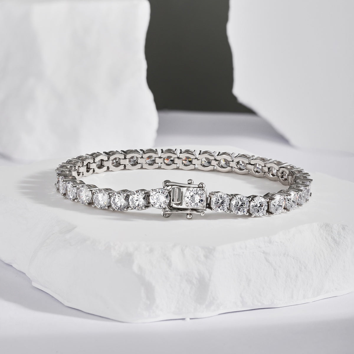 [Limara]Ornate Sparkling Round Cut Wedding Bracelet