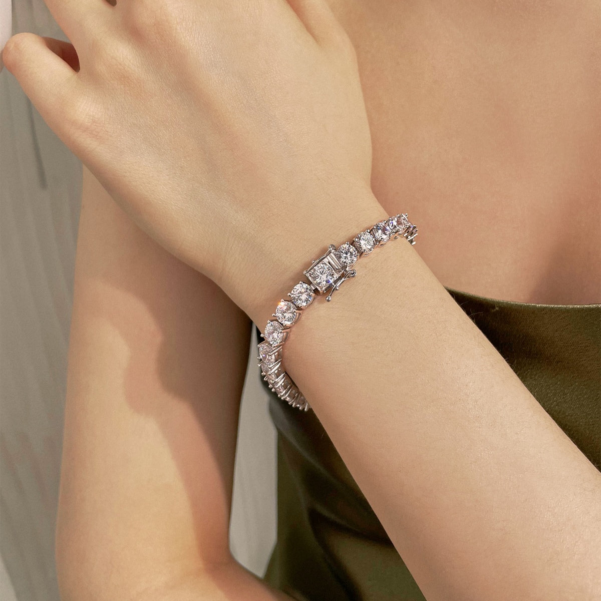 [Limara]0.75 Carat Dazzling Round Cut Wedding Bracelet