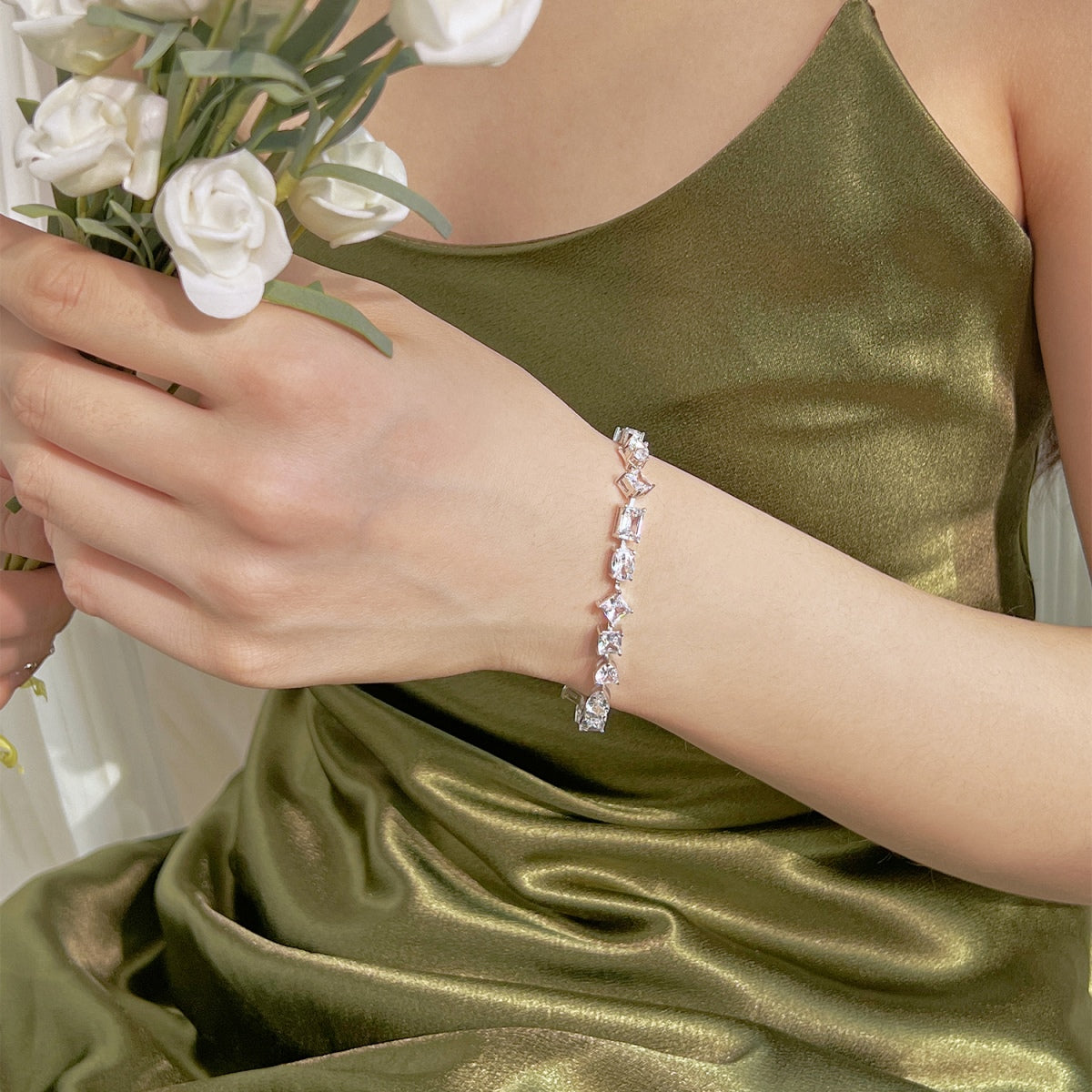 [Limara]Unique Exquisite Multi Cut Daily Bracelet