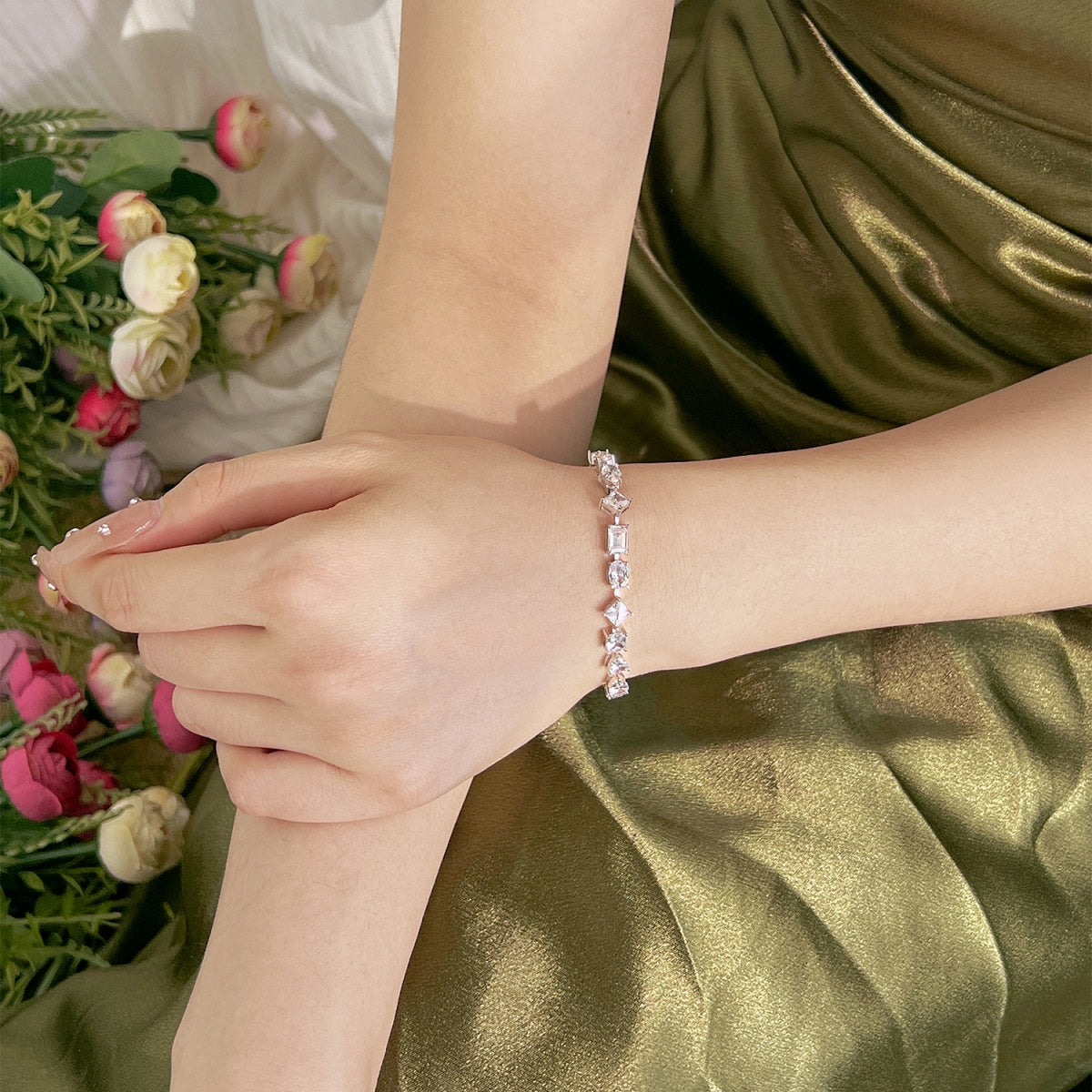 [Limara]Unique Exquisite Multi Cut Daily Bracelet
