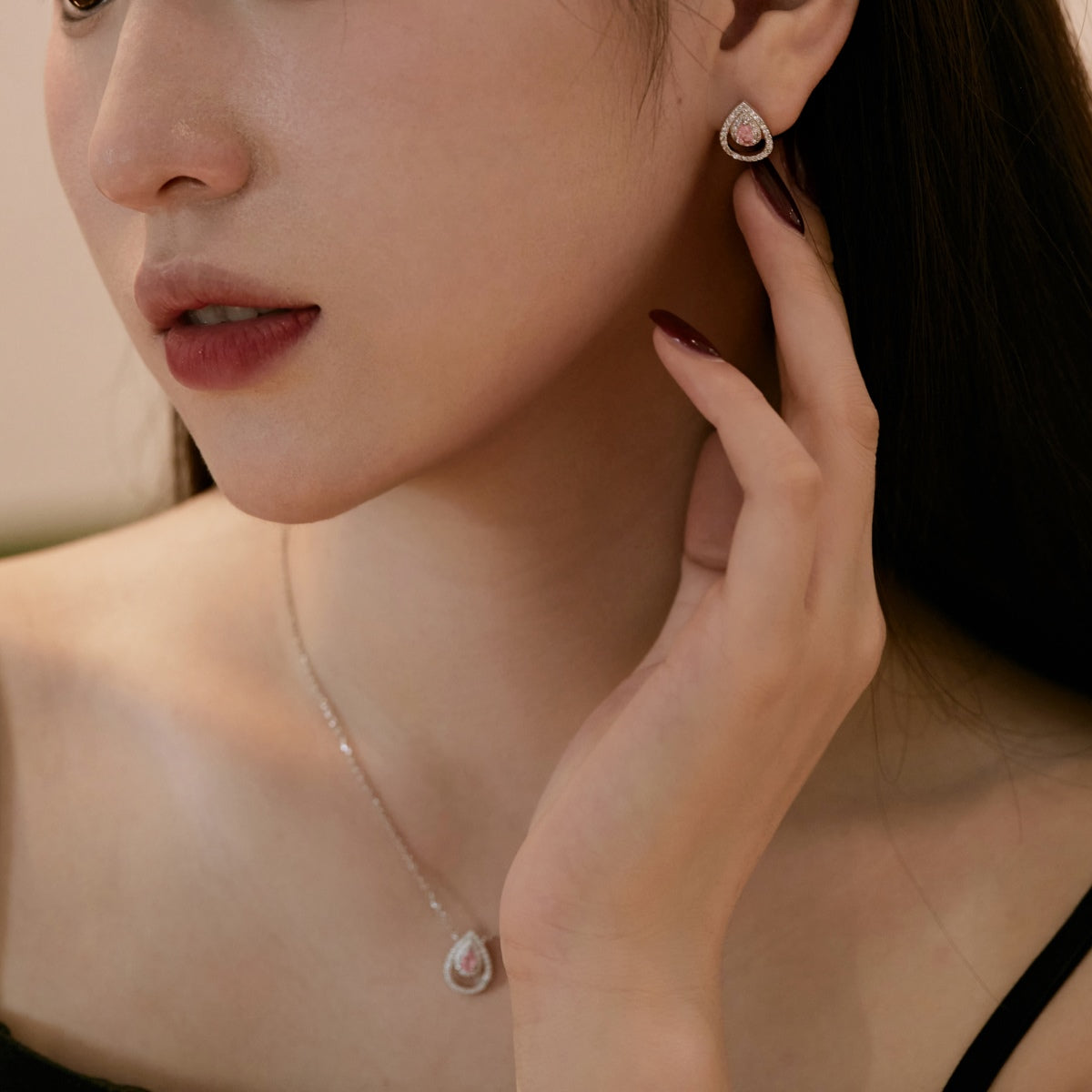 [Limara]Sparkling Delicate Water Drop Shape Daily Earrings
