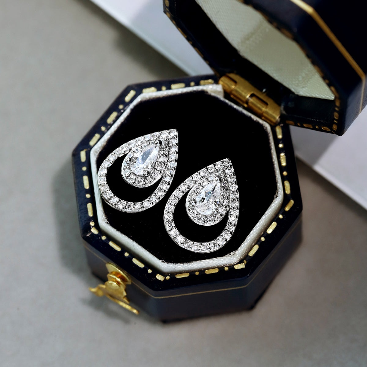[Limara]Sparkling Delicate Water Drop Shape Daily Earrings