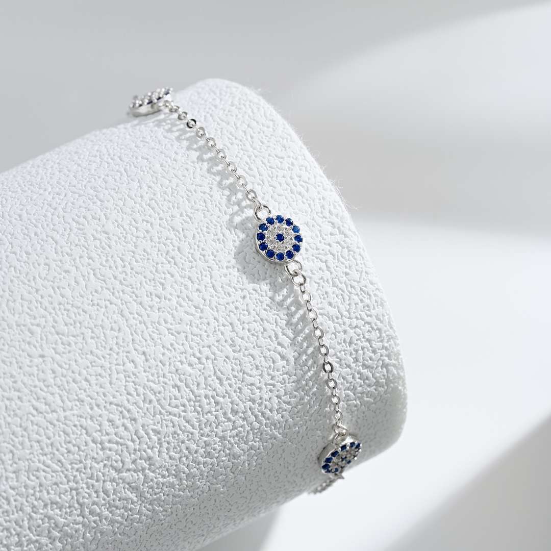 [Limara]Delicate Round Shape Pendent Necklace
