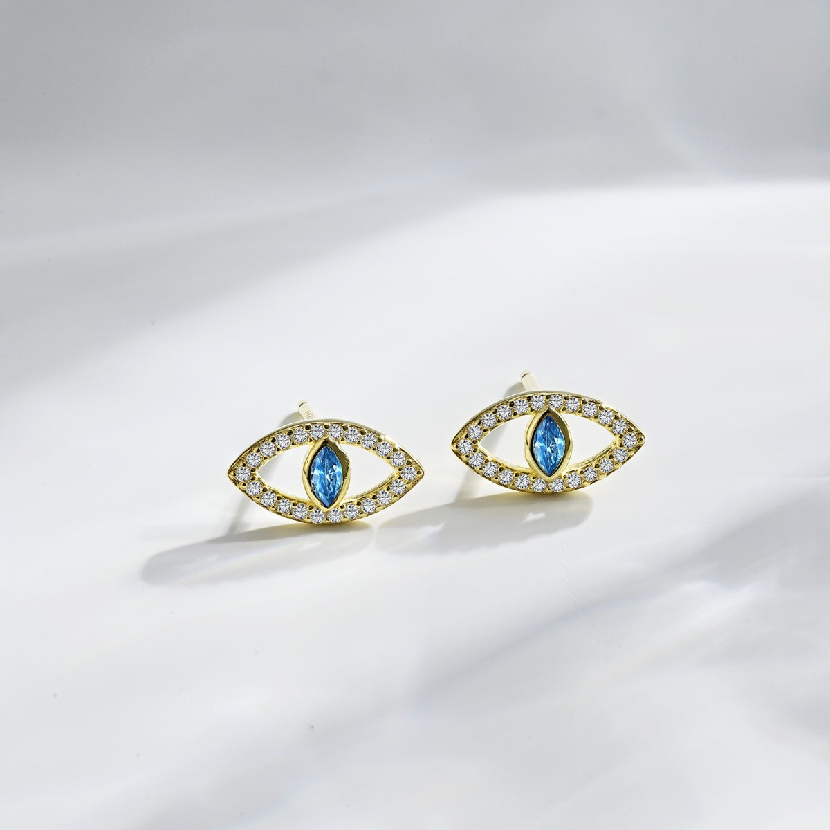 [Limara]Blue Devil Eyes Hollow Stud Earrings