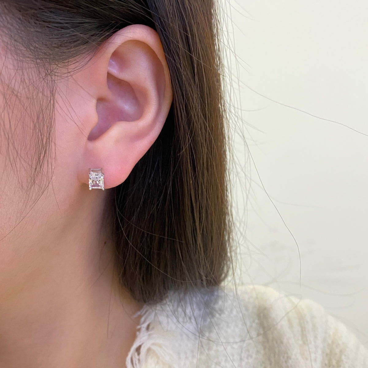 [Limara]Stylish Shiny Rectangular Center Stone Stud Earrings