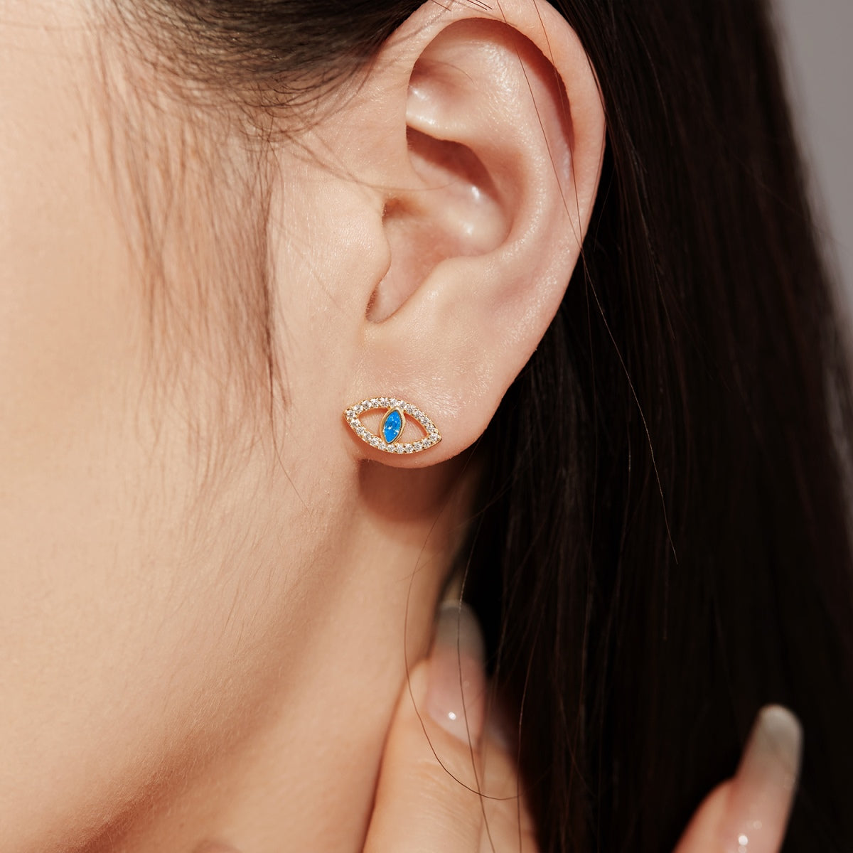 [Limara]Blue Devil Eyes Hollow Stud Earrings