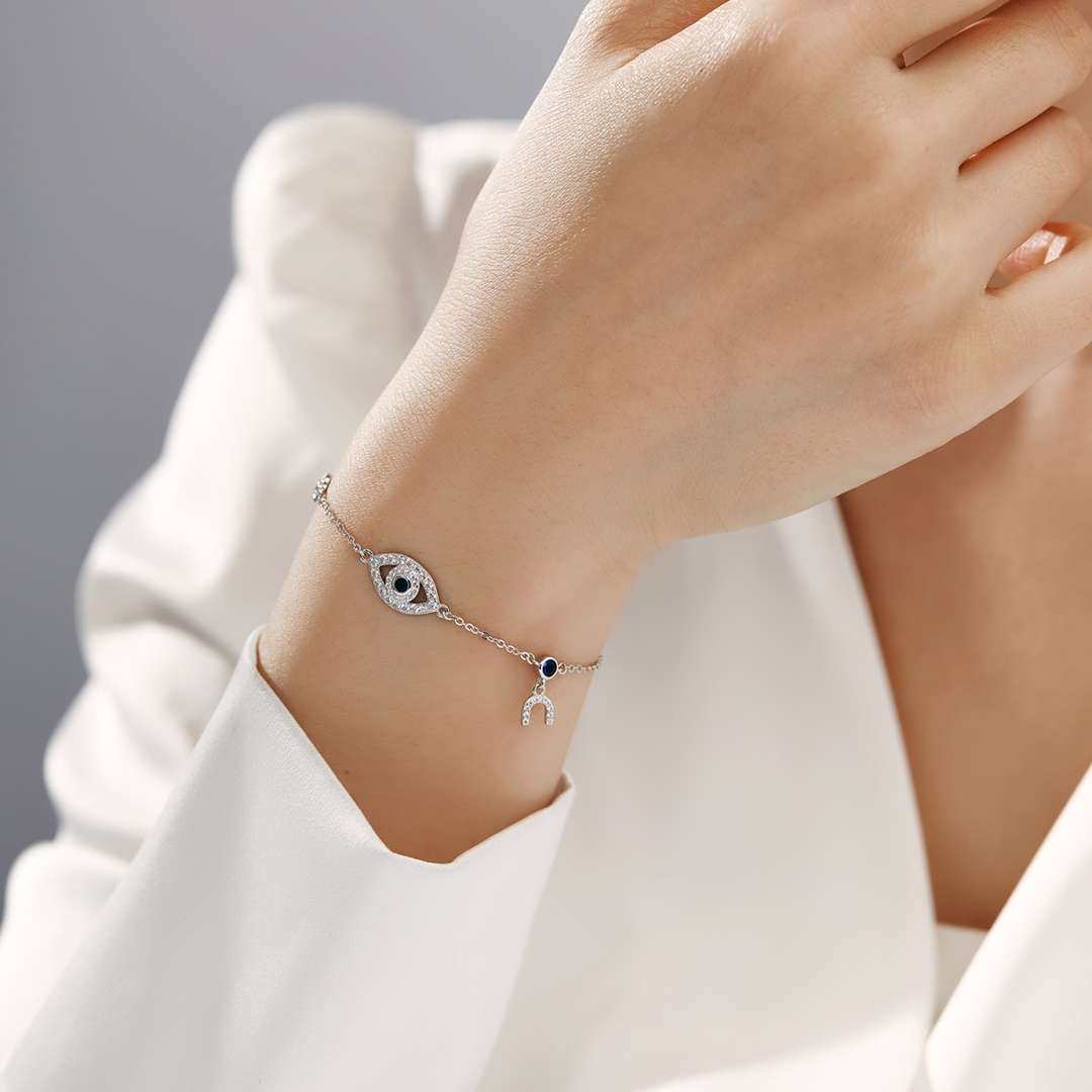 [Limara]Dainty Eye Shape Necklace
