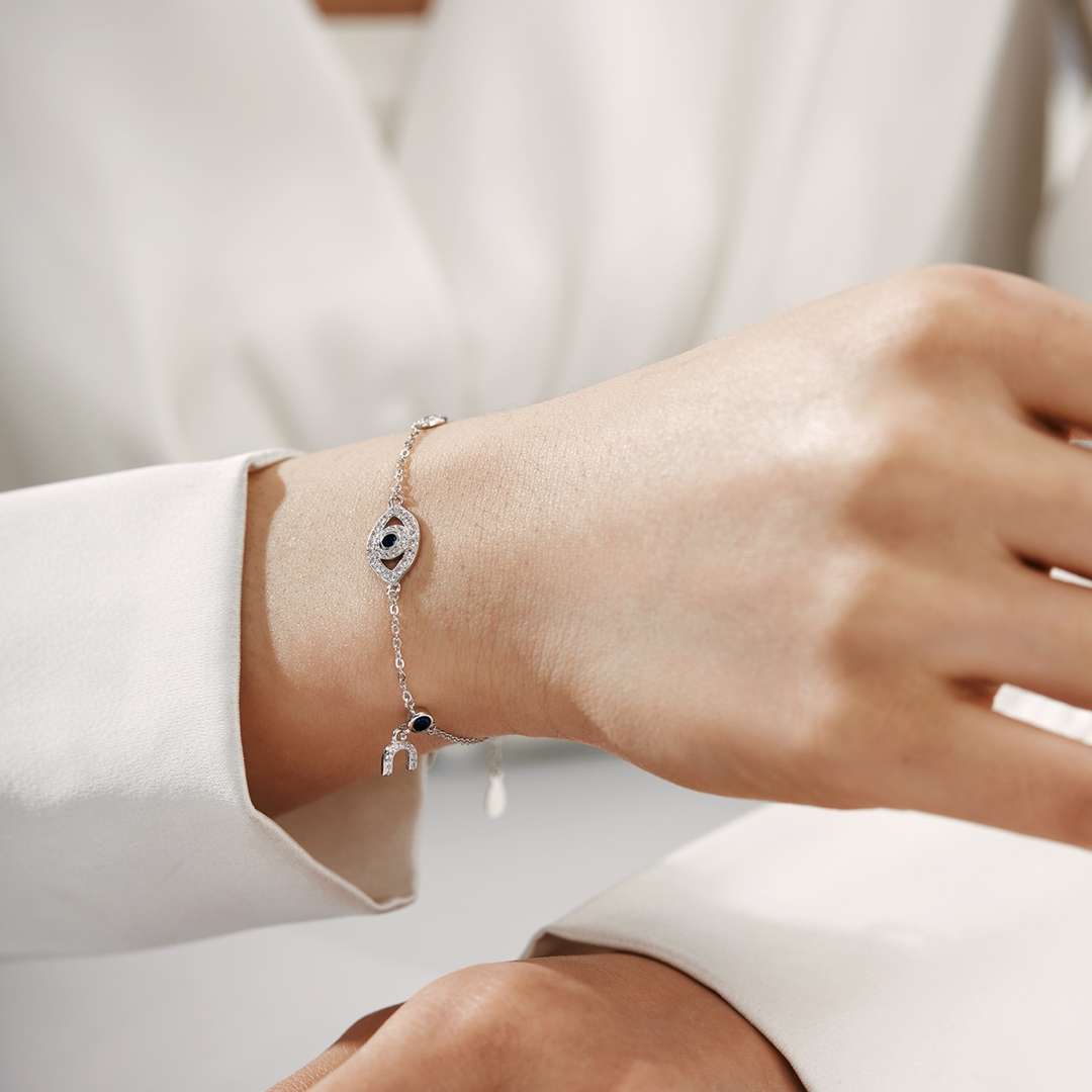 [Limara]Dainty Eye Shape Necklace