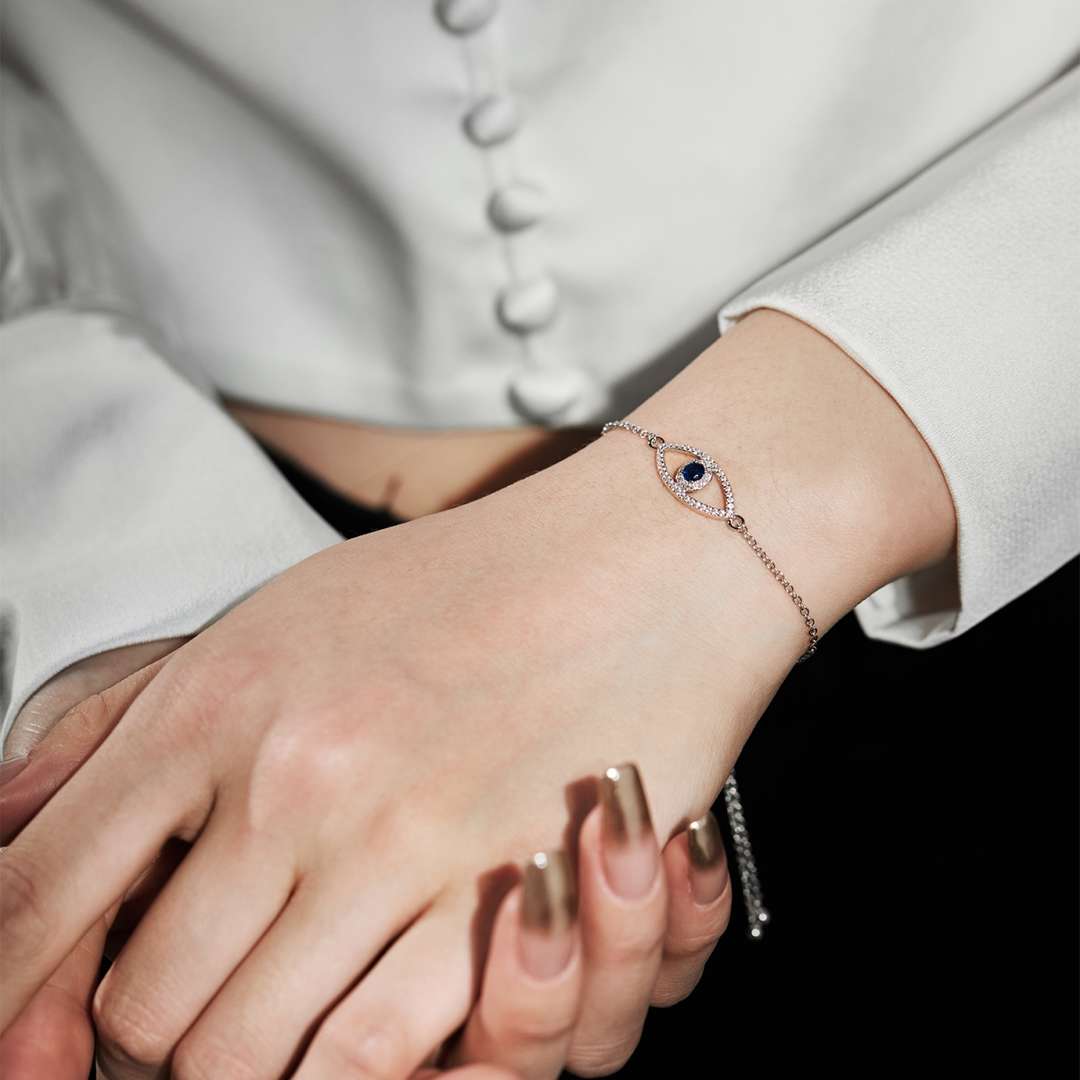 [Limara]Devil's Eye Hollow Design Bracelet
