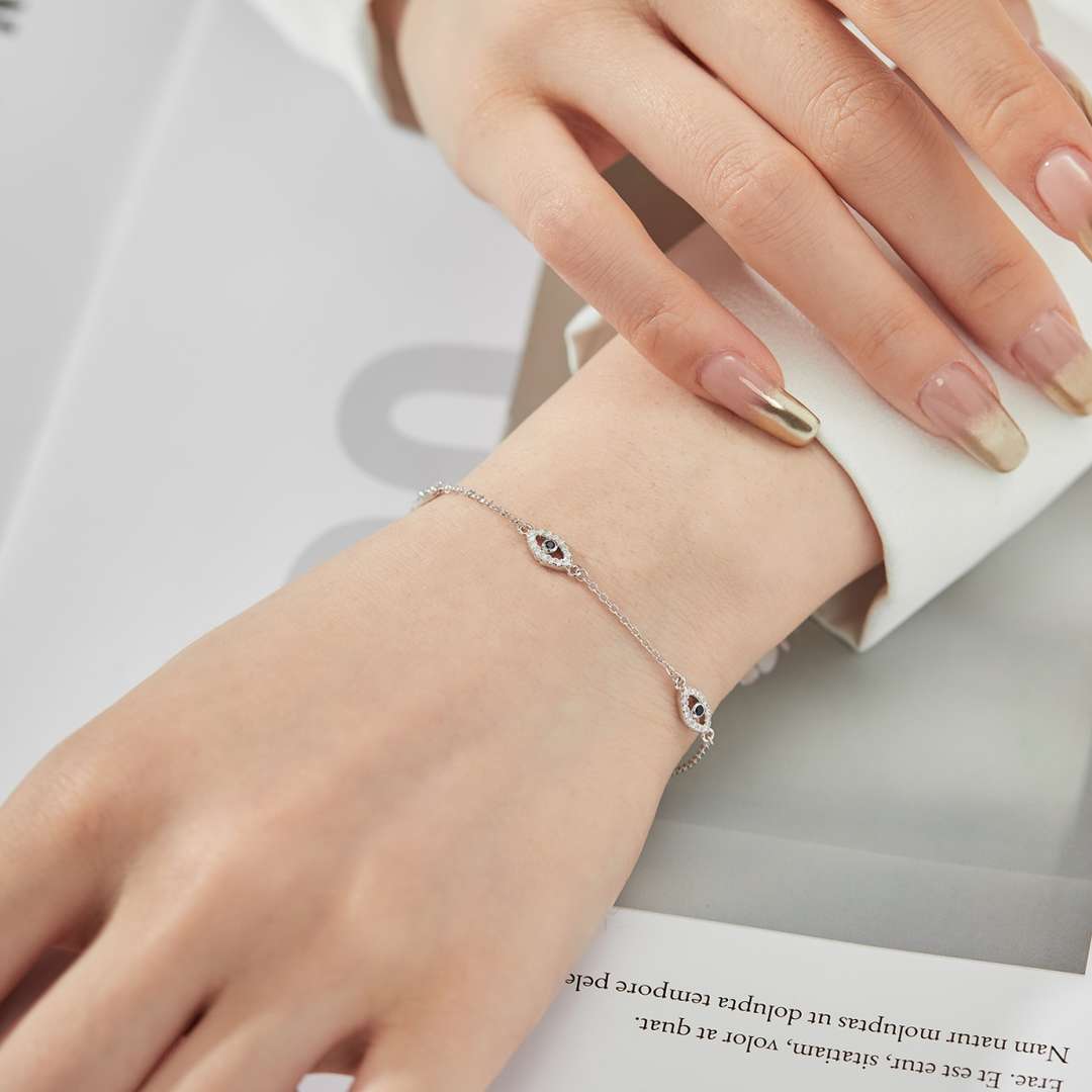 [Limara]Evil Eye Shape Pendent Necklace