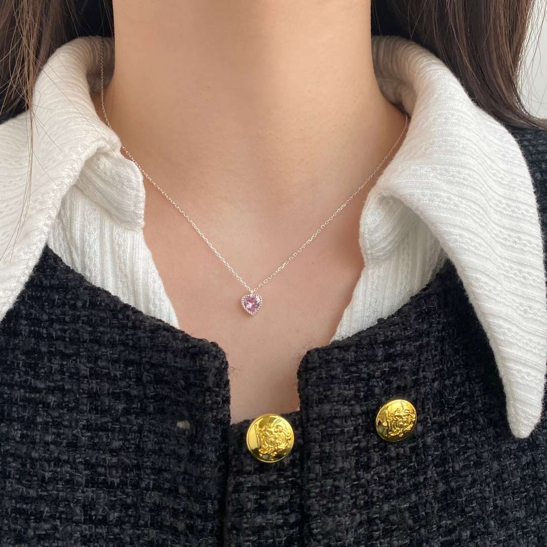 [Limara]Ornate Heart Shape Necklace