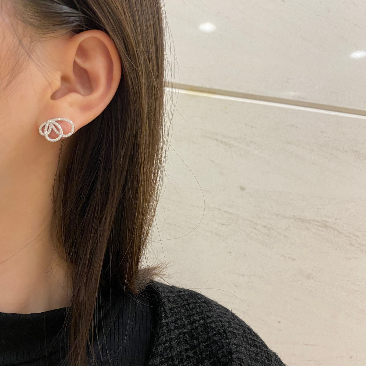 [Limara]Exquisite Butterfly Shape Earrings