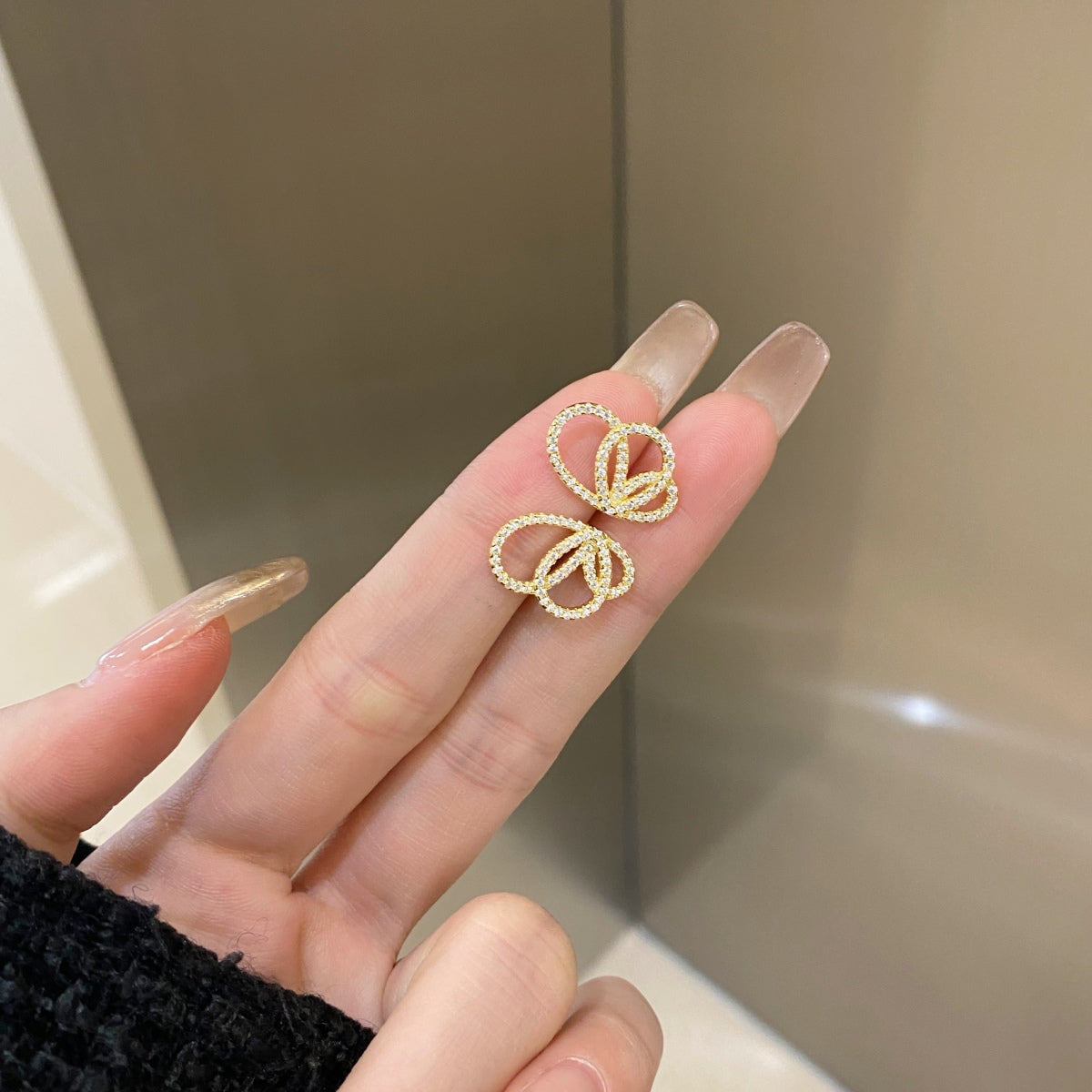 [Limara]Exquisite Butterfly Shape Earrings