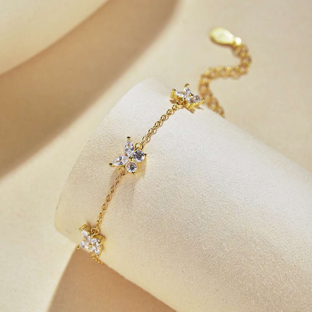 [Limara]Radiant Butterfly Shape Necklace