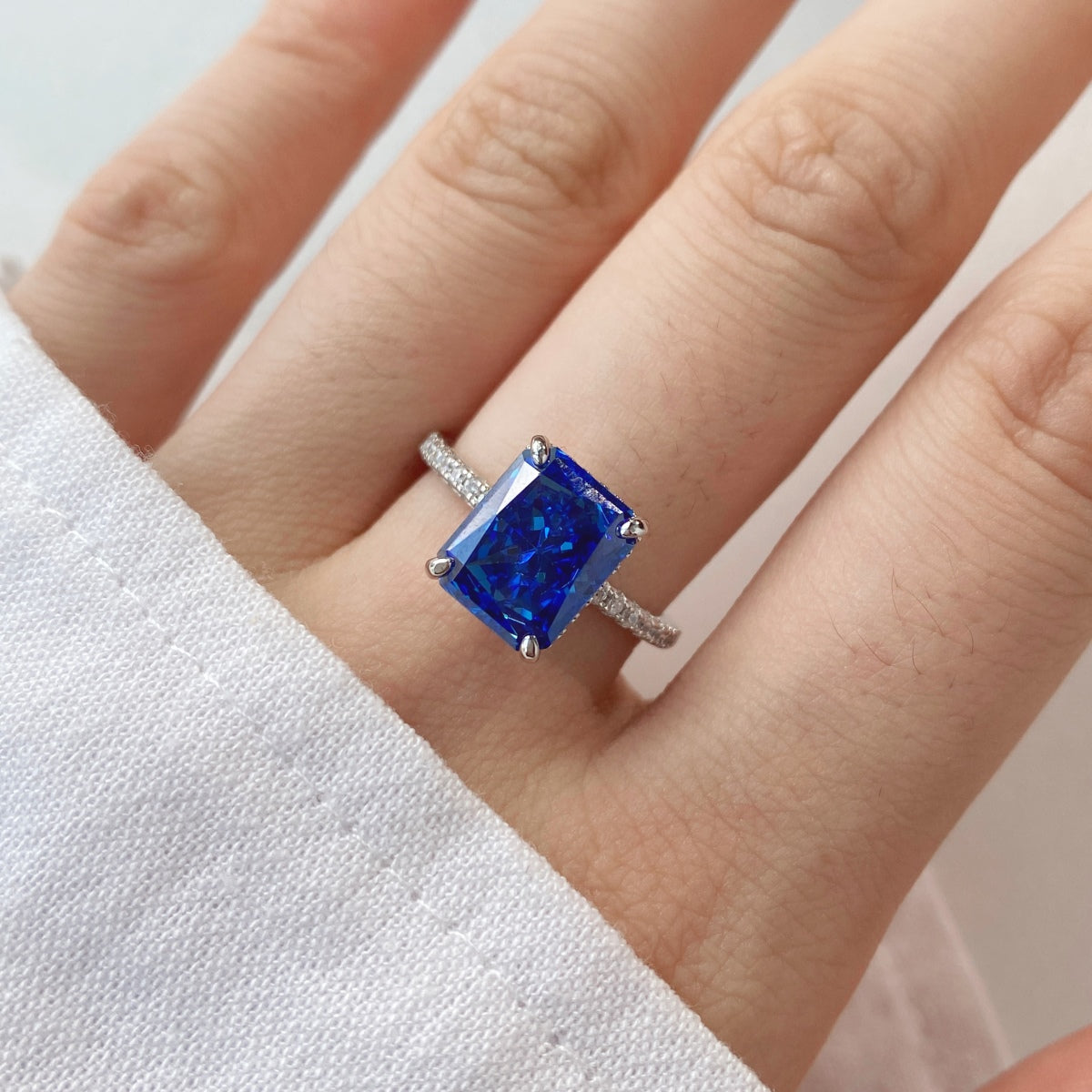 [Limara]4.0 Carat Luxurious Engagement Ring