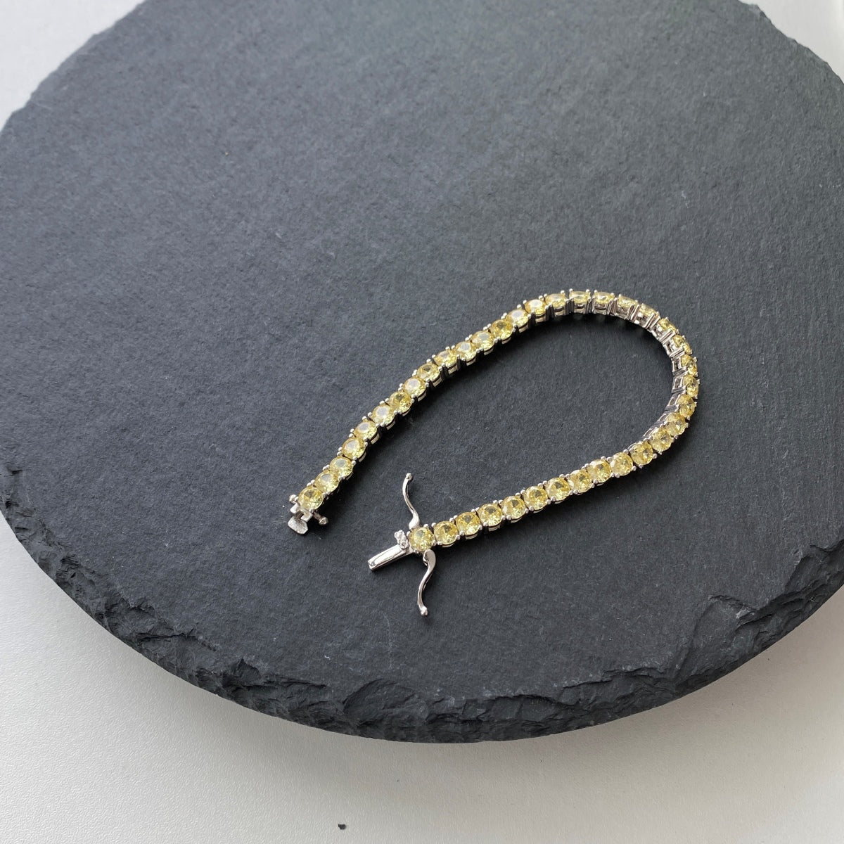 [Limara]Ornate Dazzling Round Cut Tennis Bracelet
